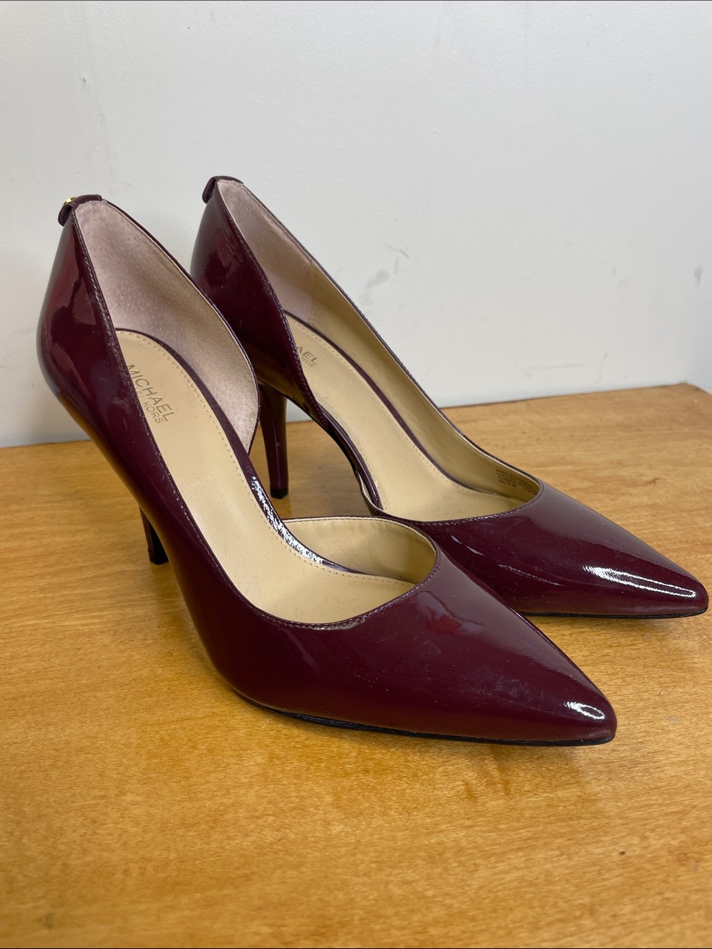 Michael Kors Wine Patent Pointed Toe Pumps. Size 8
